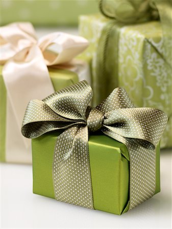 simsearch:649-08085108,k - Close-up of Presents Stock Photo - Premium Royalty-Free, Code: 600-01112548