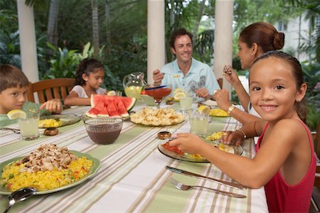 simsearch:700-00073572,k - Family Eating Dinner Stock Photo - Premium Royalty-Free, Code: 600-01123646