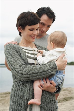 simsearch:600-01112884,k - Family with Baby on Beach Stock Photo - Premium Royalty-Free, Code: 600-01123689