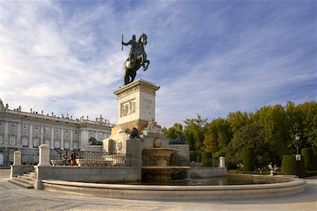 simsearch:600-01579379,k - Statue of King Philip IV, Plaza de Oriente, Madrid, Spain Stock Photo - Premium Royalty-Free, Code: 600-01164189