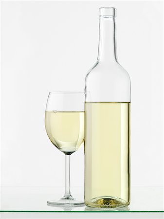 simsearch:600-01954641,k - Wine Glass and Wine Bottle Stock Photo - Premium Royalty-Free, Code: 600-01164780