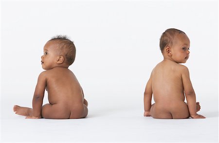 Deux bébés nus Photographie de stock - Premium Libres de Droits, Code: 600-01172748