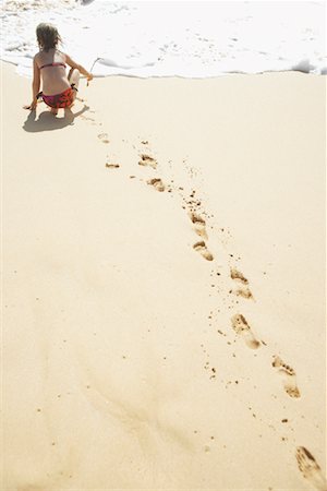 simsearch:600-00176667,k - Little Girl Playing in the Sand Stock Photo - Premium Royalty-Free, Code: 600-01184417