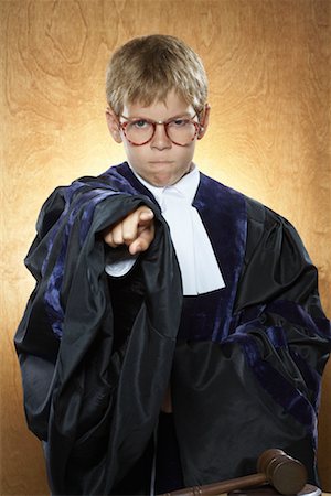simsearch:600-01112023,k - Portrait de garçon habillé comme juge Photographie de stock - Premium Libres de Droits, Code: 600-01183025