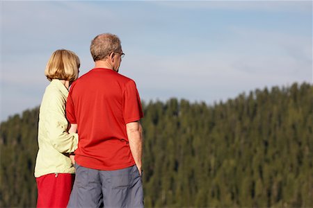 simsearch:600-06701932,k - Couple Looking into the Distance Stock Photo - Premium Royalty-Free, Code: 600-01183515