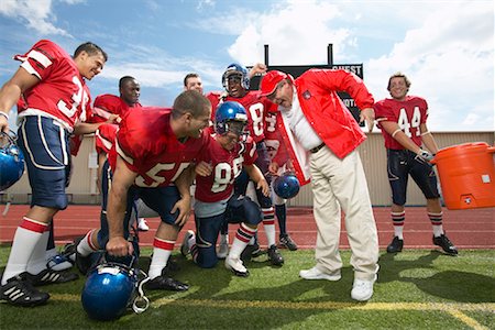 Football Players Pouring Water over Coach Foto de stock - Sin royalties Premium, Código: 600-01196448