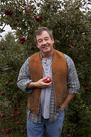 simsearch:693-03312660,k - Portrait of Apple Farmer Stock Photo - Premium Royalty-Free, Code: 600-01196553