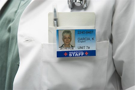 simsearch:700-02700162,k - Close-up of Surgeon's Identification Card Foto de stock - Sin royalties Premium, Código: 600-01223648