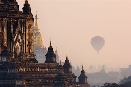 simsearch:873-06440549,k - Hot Air Balloon Over Bagan, Myanmar Photographie de stock - Premium Libres de Droits, Code: 600-01223899