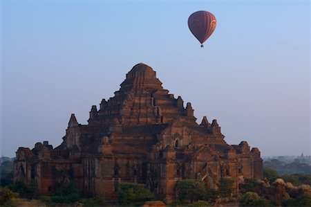 simsearch:873-06440549,k - Hot Air Balloon Over Bagan, Myanmar Photographie de stock - Premium Libres de Droits, Code: 600-01223900