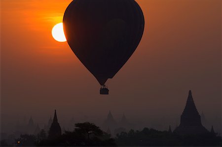 simsearch:873-06440549,k - Hot Air Balloon Over Bagan, Myanmar Photographie de stock - Premium Libres de Droits, Code: 600-01223901