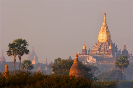 simsearch:700-03685862,k - Ananda Temple, Bagan, Myanmar Stock Photo - Premium Royalty-Free, Code: 600-01223924