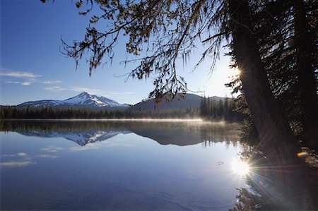 Sparks Lake, Deschutes National Forest, Oregon, USA Stock Photo - Premium Royalty-Free, Code: 600-01249258