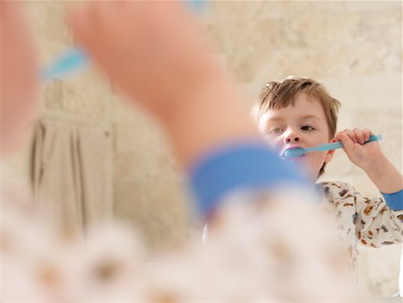 Little Boy Brushing Teeth Stock Photo - Premium Royalty-Free, Code: 600-01260387