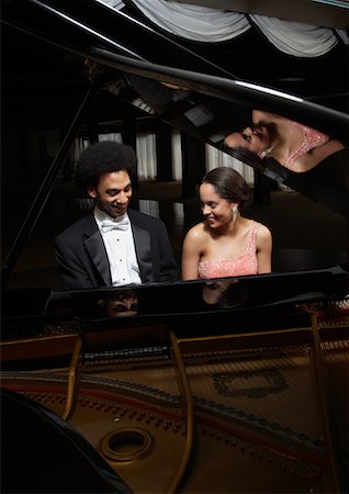 piano performance dress - Portrait of Pianists Foto de stock - Sin royalties Premium, Código: 600-01295570