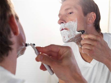 shaving (hygiene, male) - Man Shaving Stock Photo - Premium Royalty-Free, Code: 600-01295837