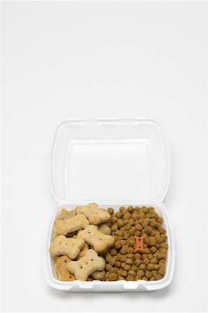 piles of bones - Dog Treats and Food in Styrofoam Container Stock Photo - Premium Royalty-Free, Code: 600-01374278