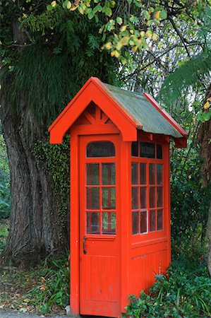 red call box - Phone Booth, Rotorua, North Island, New Zealand Stock Photo - Premium Royalty-Free, Code: 600-01458286