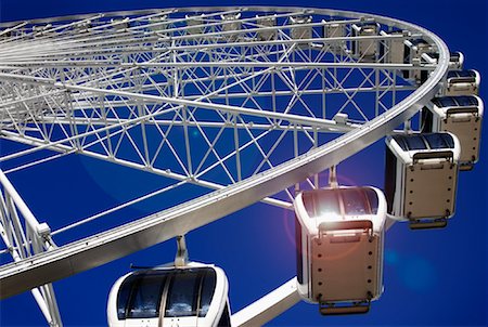 simsearch:700-02990047,k - Ferris Wheel Stock Photo - Premium Royalty-Free, Code: 600-01541142