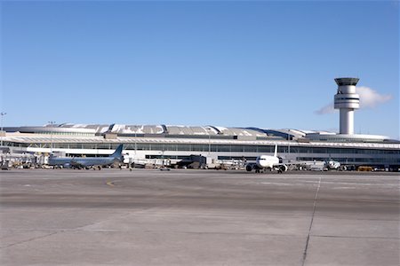 Airplanes at Boarding Gates, Toronto Pearson International Airport, Toronto, Ontario, Canada Stock Photo - Premium Royalty-Free, Code: 600-01579410