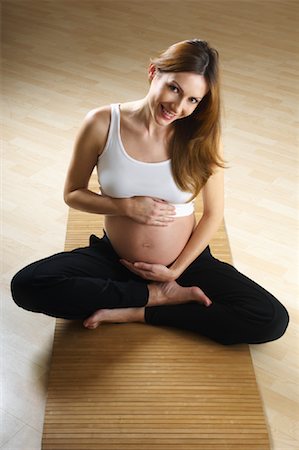 simsearch:700-02922729,k - Portrait de femme enceinte Photographie de stock - Premium Libres de Droits, Code: 600-01605940