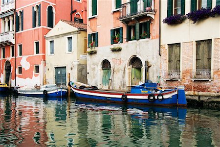 Barges on Canal, Venice, Veneto, Italy Stock Photo - Premium Royalty-Free, Code: 600-01606468