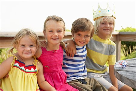 family group portrait caucasian - Children at Birthday Party Stock Photo - Premium Royalty-Free, Code: 600-01614140