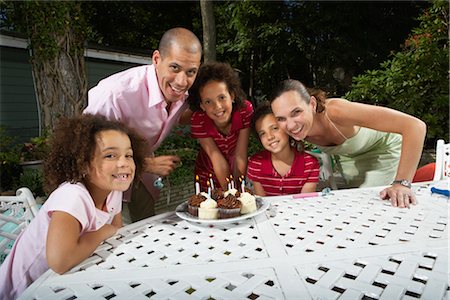 Portrait of Family on Birthday Foto de stock - Sin royalties Premium, Código: 600-01614230