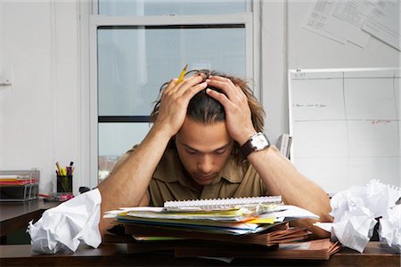 Stressed Out Man in Office Foto de stock - Sin royalties Premium, Código: 600-01614930