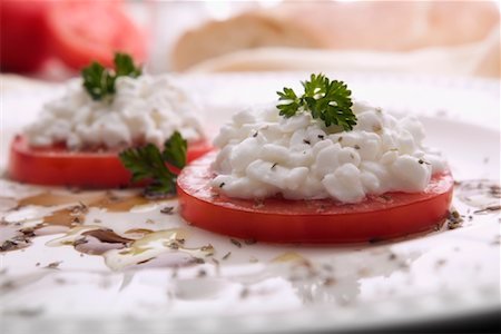 simsearch:700-03053816,k - Cottage Cheese on Tomato Slices Stock Photo - Premium Royalty-Free, Code: 600-01646233