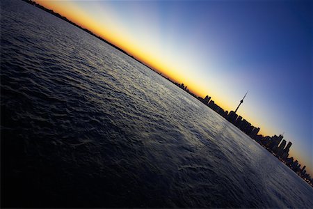Skyline at Dusk, Toronto, Ontario, Canada Stock Photo - Premium Royalty-Free, Code: 600-01646345