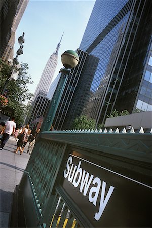 simsearch:600-02637306,k - Subway Entrance and Empire State Building New York City, New York Stock Photo - Premium Royalty-Free, Code: 600-01694068