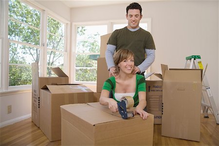 simsearch:700-01109929,k - Couple Moving Into New Home Stock Photo - Premium Royalty-Free, Code: 600-01694076
