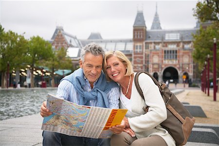 finding - Couple at Rijksmuseum, Amsterdam, Netherlands Stock Photo - Premium Royalty-Free, Code: 600-01716168