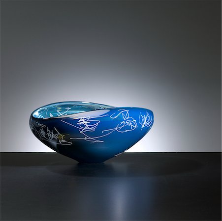 simsearch:695-03386286,k - Blue Glass Bowl Stock Photo - Premium Royalty-Free, Code: 600-01716422