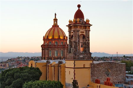 simsearch:600-02694355,k - Las Monjas monastère au crépuscule, San Miguel de Allende, Mexique Photographie de stock - Premium Libres de Droits, Code: 600-01717148