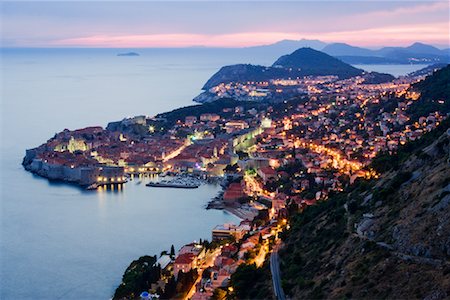 simsearch:600-01717152,k - Old City of Dubrovnik at Dusk, Croatia Stock Photo - Premium Royalty-Free, Code: 600-01717552