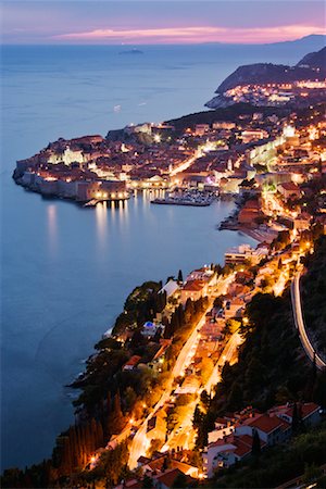 simsearch:862-07690507,k - Vieille ville de Dubrovnik, au crépuscule, Croatie Photographie de stock - Premium Libres de Droits, Code: 600-01717553