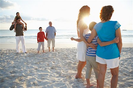 simsearch:600-01755539,k - Famille sur la plage Photographie de stock - Premium Libres de Droits, Code: 600-01755508
