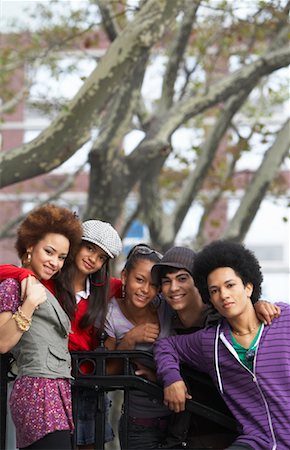Teenagers Hanging Out Stock Photo - Premium Royalty-Free, Code: 600-01764039