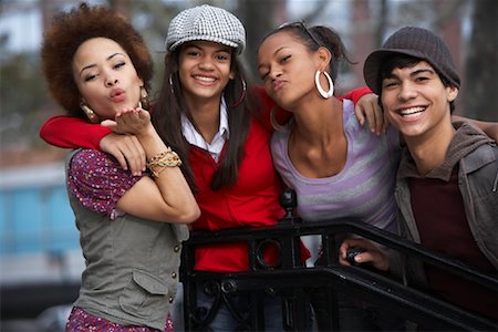 simsearch:700-01172913,k - Teenagers Hanging Out Stock Photo - Premium Royalty-Free, Code: 600-01764043