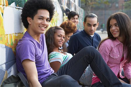 simsearch:700-01172913,k - Teenagers Hanging Out Stock Photo - Premium Royalty-Free, Code: 600-01764100