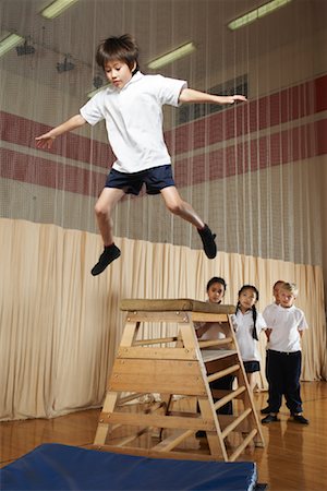 Enfants faisant de gymnastique Photographie de stock - Premium Libres de Droits, Code: 600-01764842