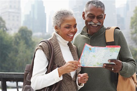 Couple en ville avec la carte, New York City, New York, USA Photographie de stock - Premium Libres de Droits, Code: 600-01787321