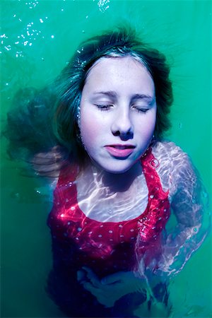 Girl Floating in Water, Bobcaygeon, Ontario, Canada Foto de stock - Sin royalties Premium, Código: 600-01879133