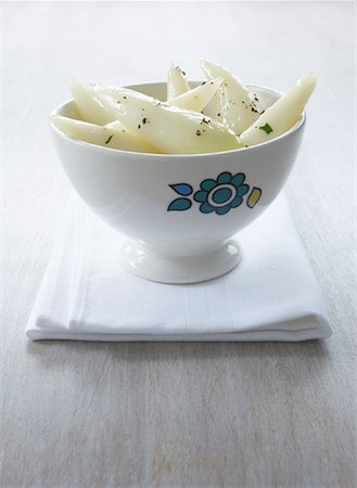 simsearch:700-03053816,k - Bowl of White Beets Stock Photo - Premium Royalty-Free, Code: 600-01879344