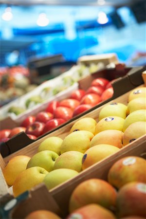 picture of apples in grocery store - Apples at Market Stock Photo - Premium Royalty-Free, Code: 600-01956033