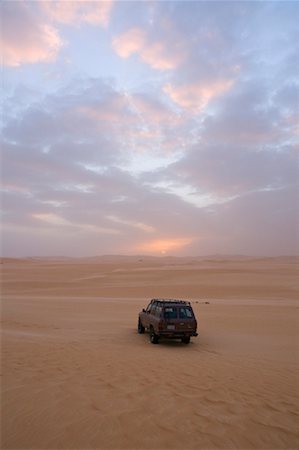 Jeep on Dune, Libyan Desert, Egypt Stock Photo - Premium Royalty-Free, Code: 600-02046664