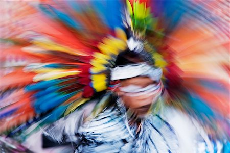 feather headdress - Traditional Dance, San Miguel de Allende, Guanajuato, Mexico Stock Photo - Premium Royalty-Free, Code: 600-02056717