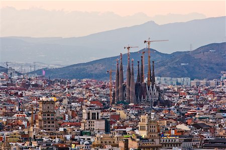 Sagrada Familia and Cityscape, Barcelona, Catalunya, Spain Stock Photo - Premium Royalty-Free, Code: 600-02056757